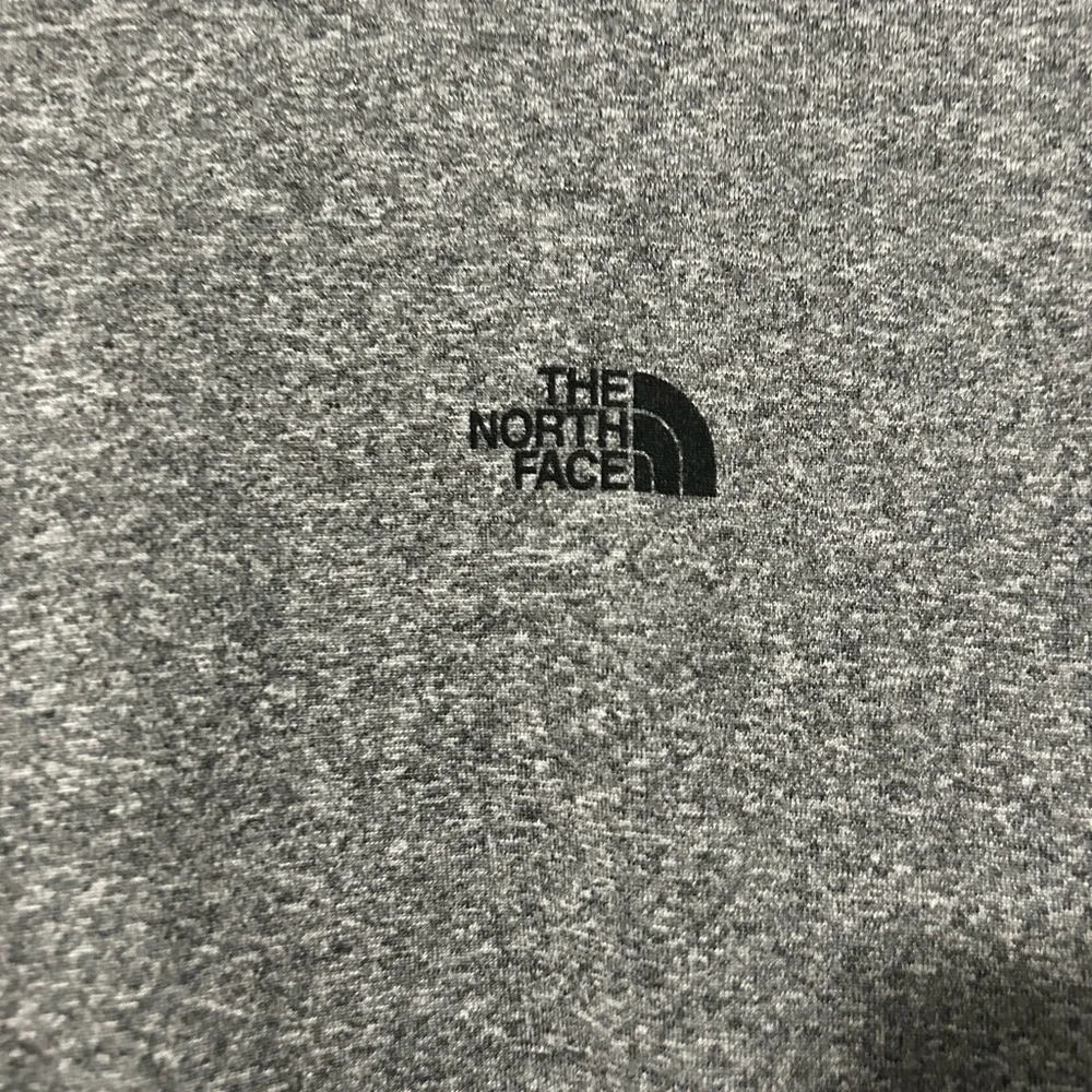 The North Face Men’s Long-Sleeve Heathered Gray Performance Shirt